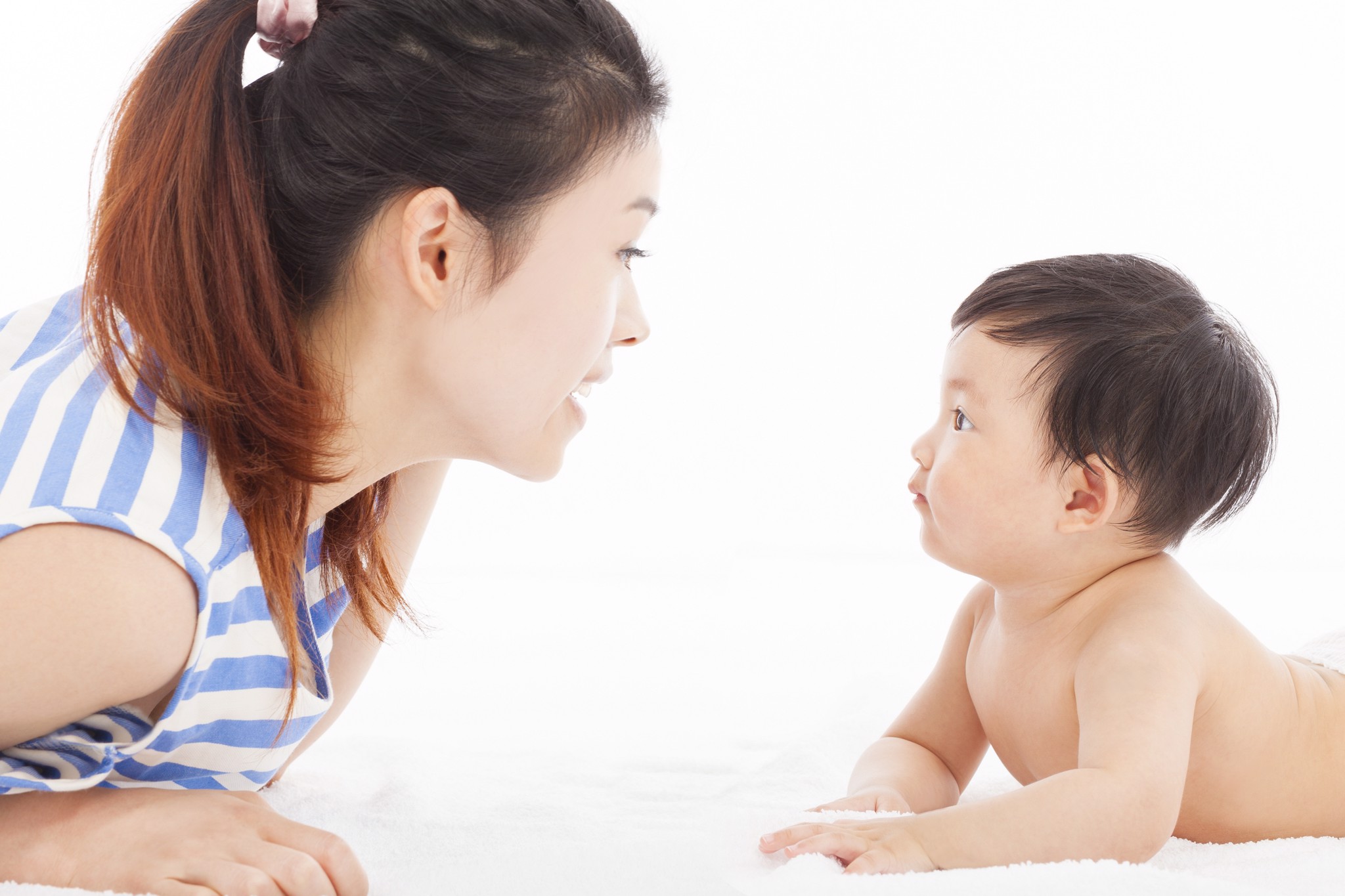 Các trò chơi cho trẻ 12 tháng tuổi phát triển toàn diện